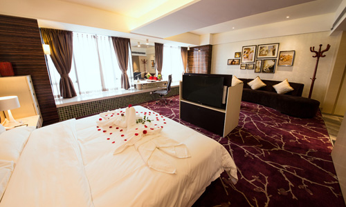 Honeymoon Suite